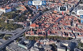 New Design & High Standard Apt From 16Th Century In Old Town-Free Parking