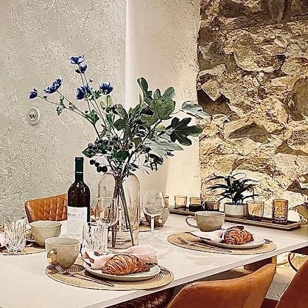 New Design & High Standard Apt From 16Th Century In Old Town-Free Parking Bratislava Exteriér fotografie