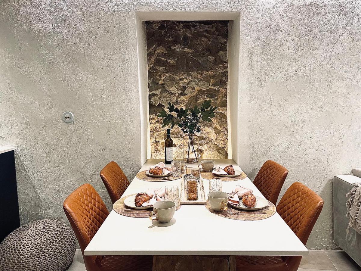 New Design & High Standard Apt From 16Th Century In Old Town-Free Parking Bratislava Exteriér fotografie