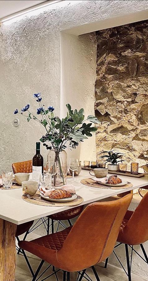 New Design & High Standard Apt From 16Th Century In Old Town-Free Parking Bratislava Exteriér fotografie