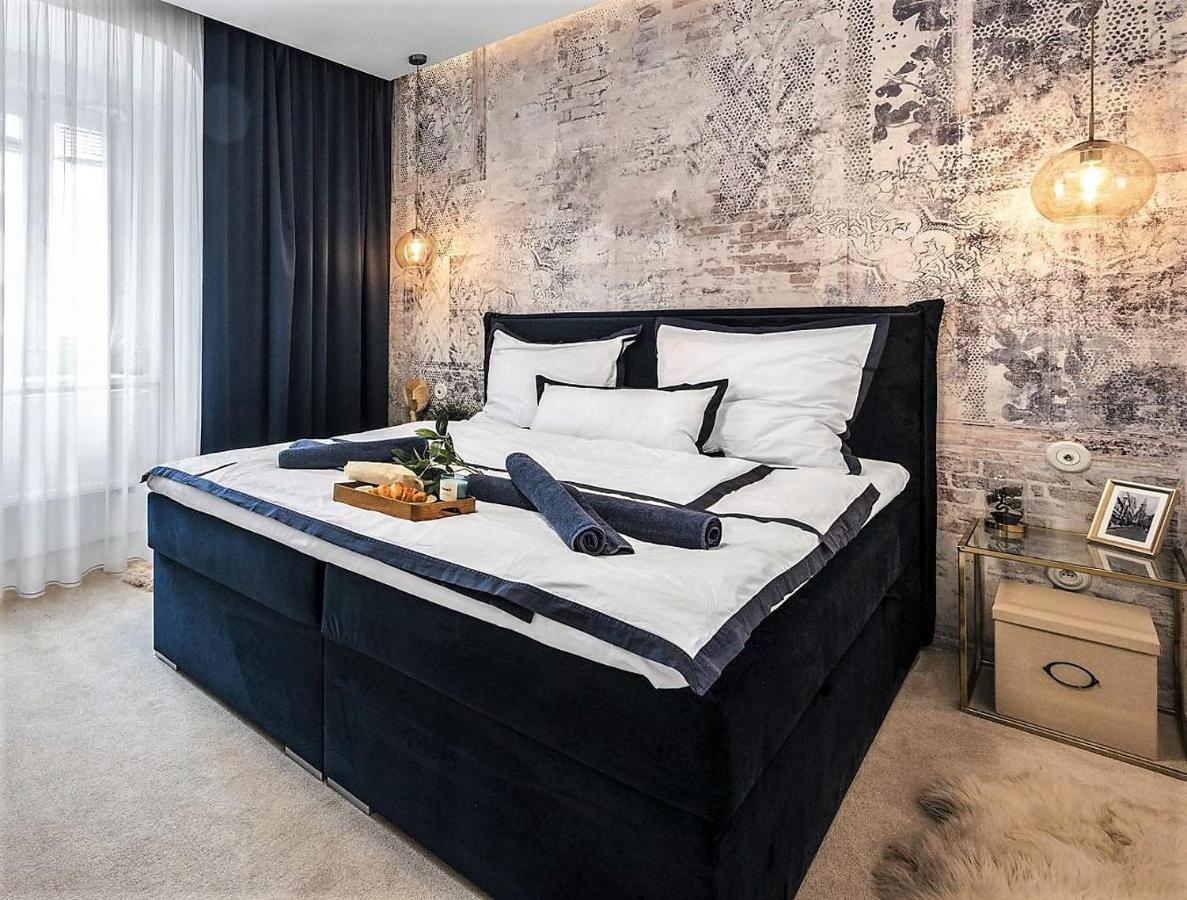 New Design & High Standard Apt From 16Th Century In Old Town-Free Parking Bratislava Exteriér fotografie