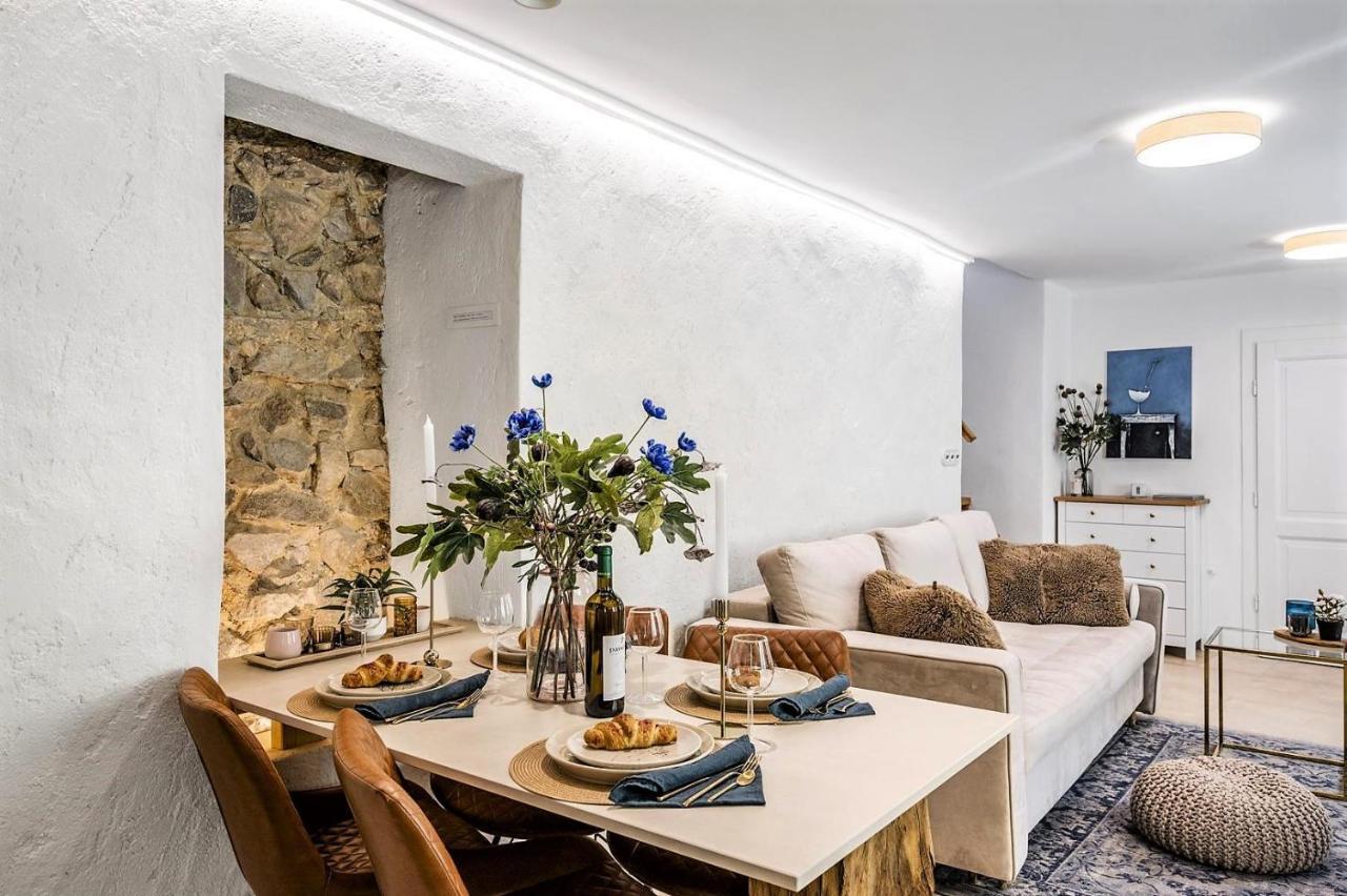 New Design & High Standard Apt From 16Th Century In Old Town-Free Parking Bratislava Exteriér fotografie
