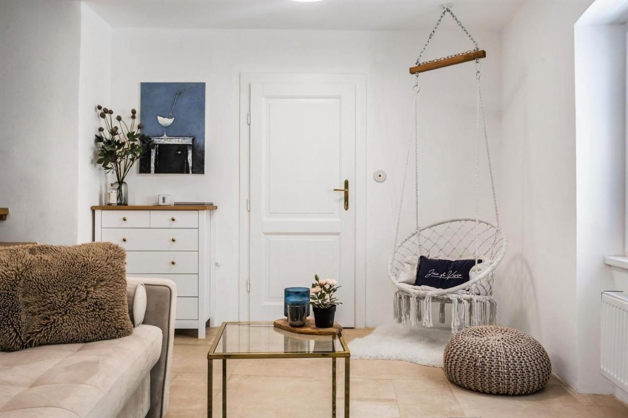 New Design & High Standard Apt From 16Th Century In Old Town-Free Parking Bratislava Exteriér fotografie