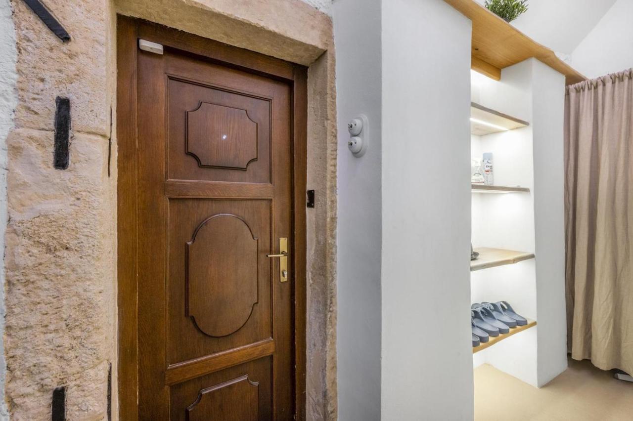New Design & High Standard Apt From 16Th Century In Old Town-Free Parking Bratislava Exteriér fotografie