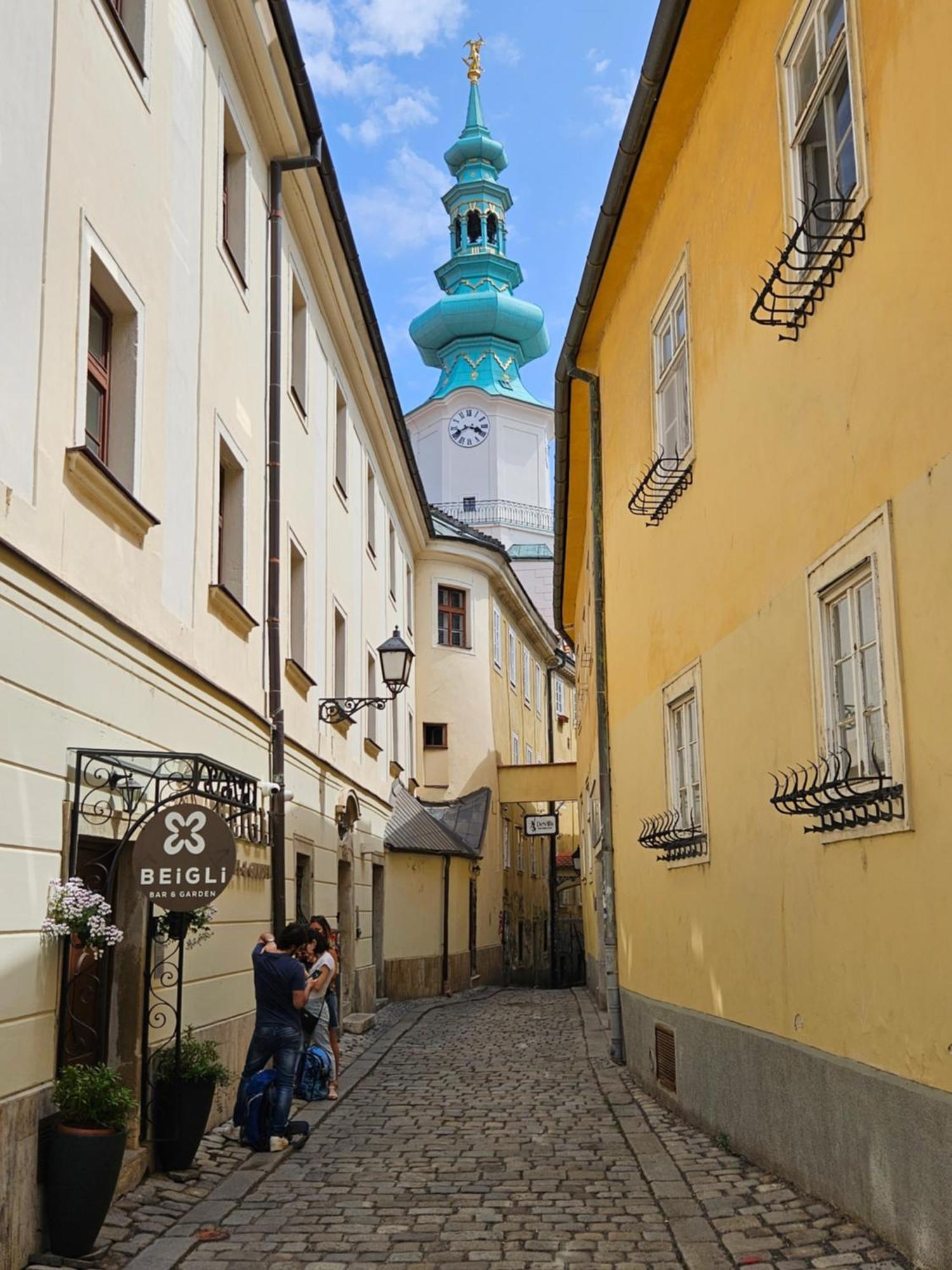 New Design & High Standard Apt From 16Th Century In Old Town-Free Parking Bratislava Exteriér fotografie